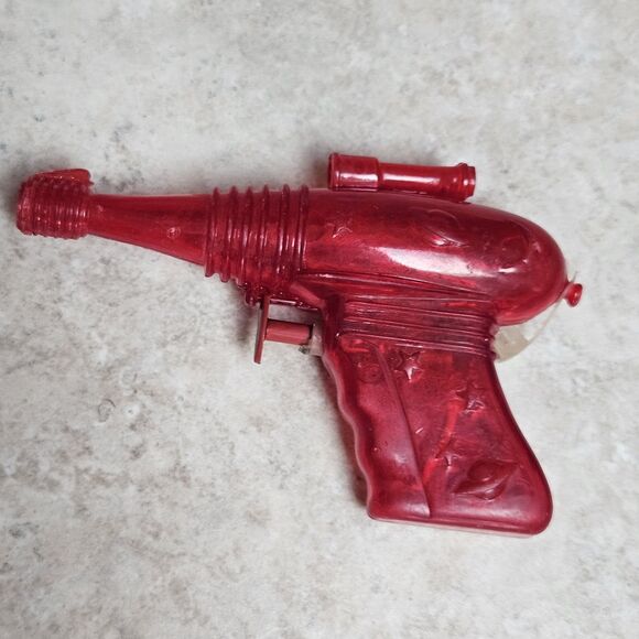 Vintage Park Plastics Toy Squirt Ray Water Gun Red Clear Plastic - Picture 1 of 11